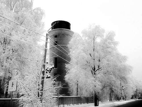 Water tower and lots of snow ©  Sergei F