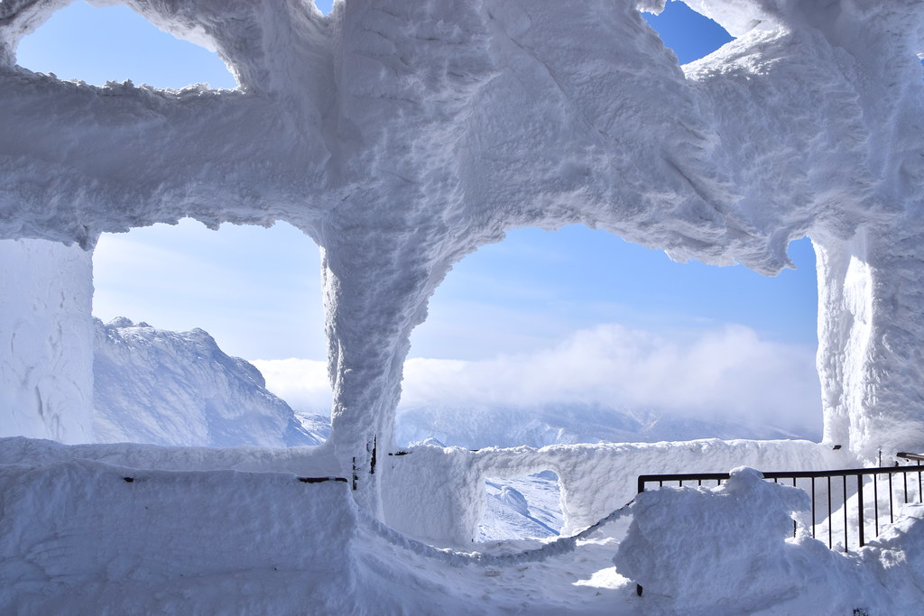 : Frozen Hakkoda ropeway