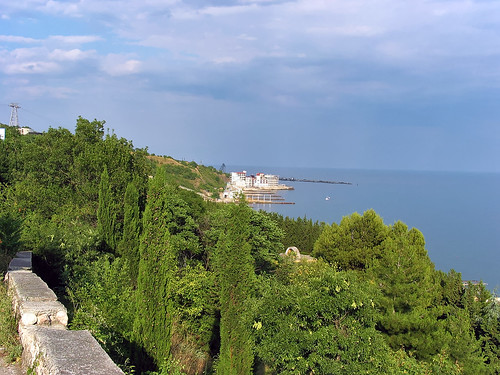 View from Hotel Yalta, Yalta ©  Triple-green