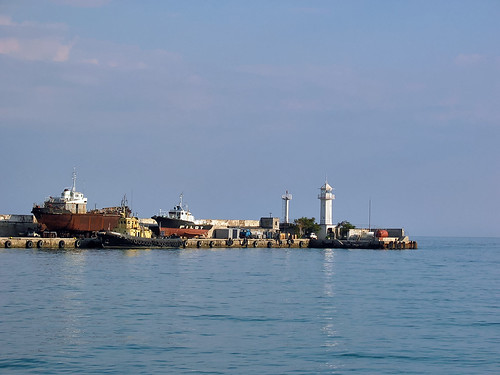 Yalta Harbour ©  Triple-green
