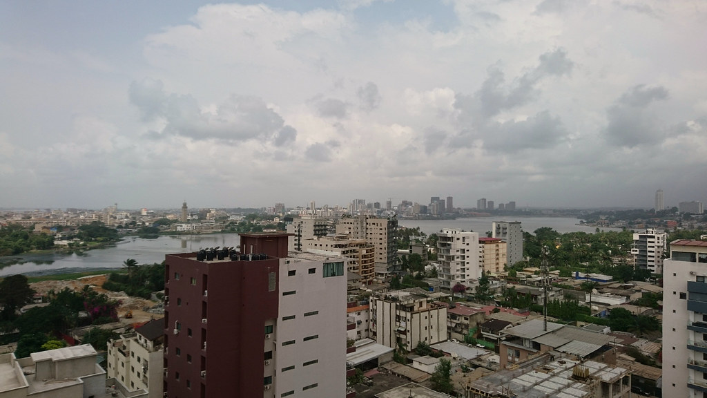 : Abidjan: vue sur le Plateau et et la baie de Cocody depuis Marcroy