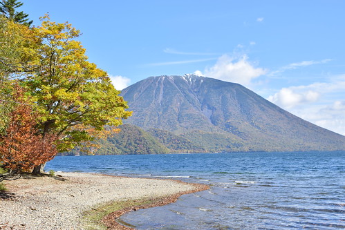 Mount Nantai and Chuzenji Lake ©  Raita Futo
