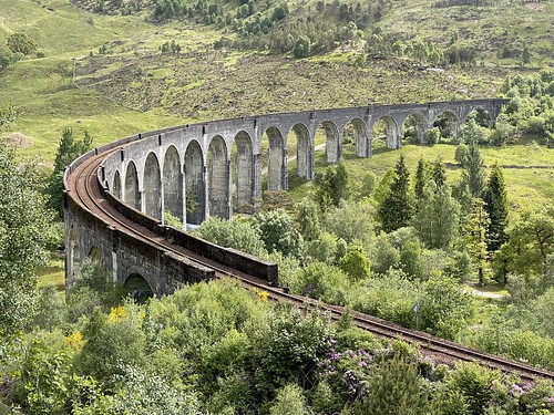 Glenfinnan viaduct ©  Dmitry Djouce