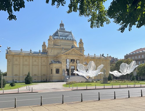 Umjetnicki paviljon u Zagrebu (Art Pavilion in Zagreb) ©  Sharon Hahn Darlin