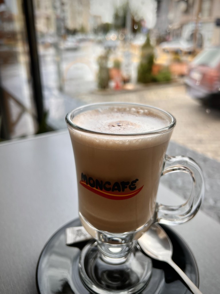 фото: какао со млеко (cocoa with milk) on a rainy Saturday