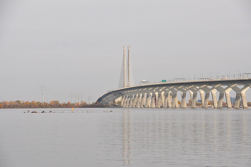 Pont Champlain vu de l'^ile des Soeurs ©  abdallahh