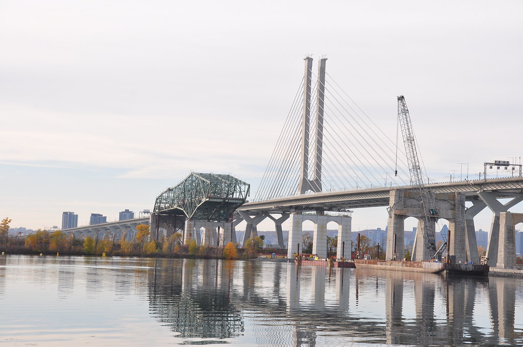 фото: D'emontage de l'ancien pont Champlain