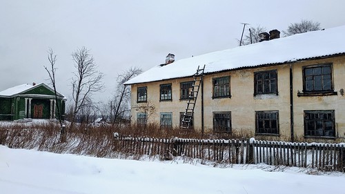 Winter yard ©  Egor Plenkin