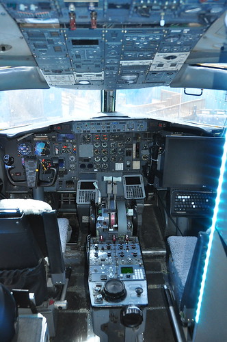 Cockpit d'un Boeing 737 ©  abdallahh