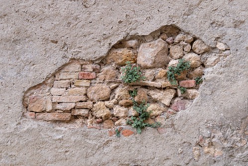 A Wall in Pienza ©  kuhnmi
