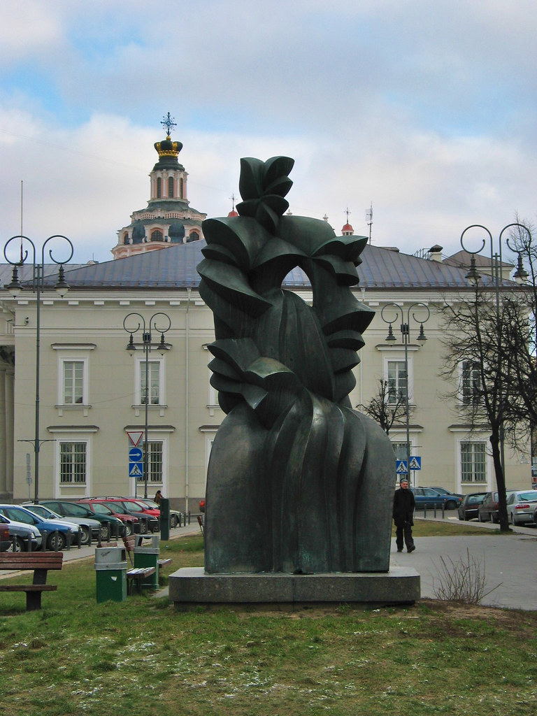 : Barbora Radvilaite Denkmal von Vladas Vildziunas, eventuell von hinten