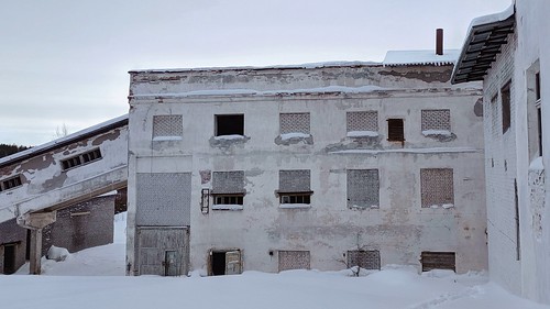 Abandoned factory ©  Egor Plenkin
