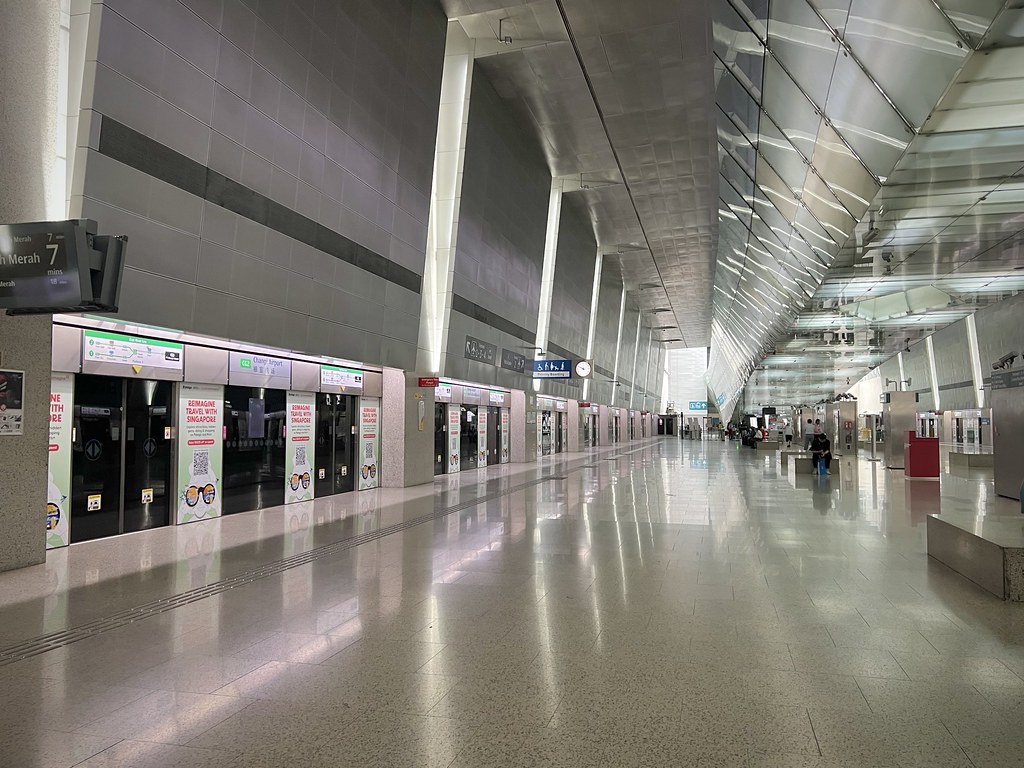 фото: MRT station, Changi Airport, Singapore