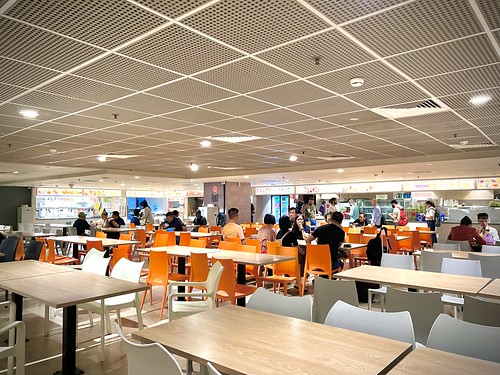 Hidden underground staff canteen open to the public, Changi Airport Terminal 1, Singapore ©  Sharon Hahn Darlin