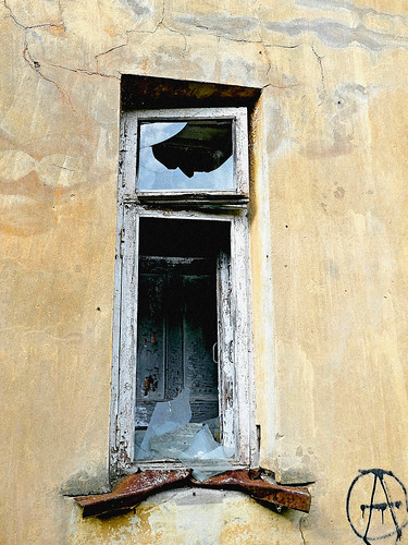 Narrow window ©  Sergei F