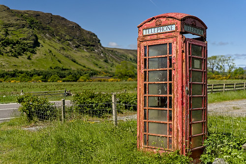 Old phone booth at Inverlael ©  Dmitry Djouce