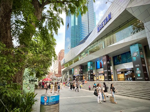 Isetan Orchard Road Singapore, another store that existed in the old days (June 26, 2023) ©  Sharon Hahn Darlin