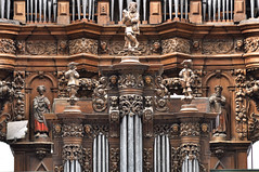 Aire-sur-la-Lys, Pas-de-Calais, Hauts-de-France, Collégiale St.-Pierre, organ, musical carving