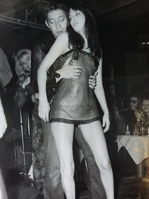 : Serge Gainsbourg and Jane Birkin (wearing Paco Rabanne) dor launch of song 'La decadanse' at the Whisky a Gogo nightclub during Midem festival in Cannes january 20, 1972