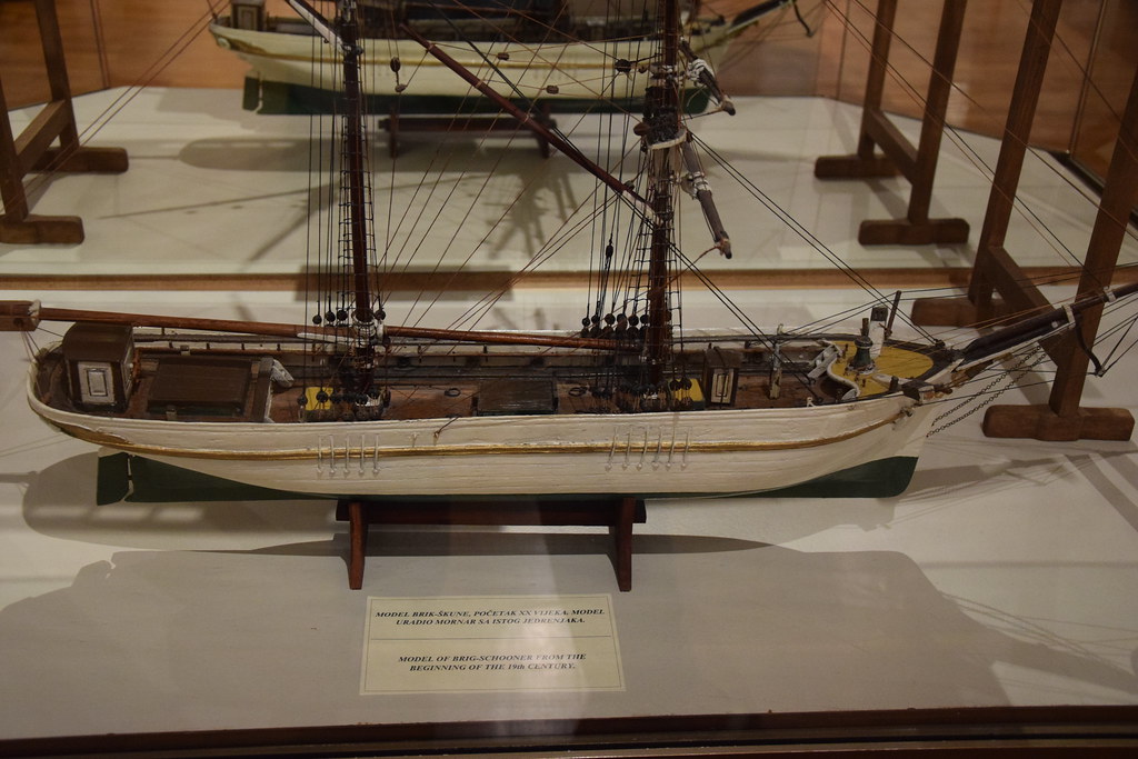 : A model of brig-schooner from the beginning of 19th century