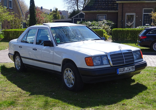 Mercedes-Benz W124 from Germany ©  peterolthof
