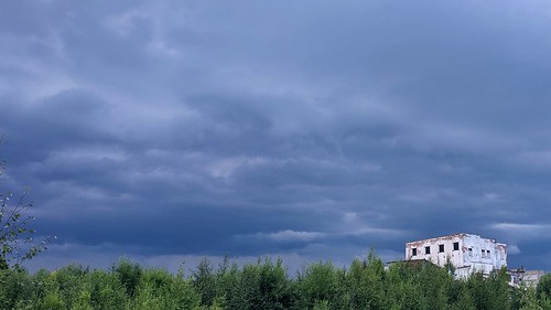 Dark sky ©  Egor Plenkin