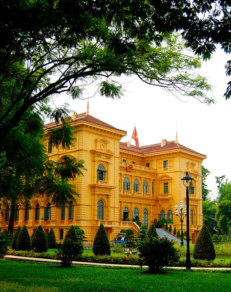 Presidential_Palace,_Hanoi_1