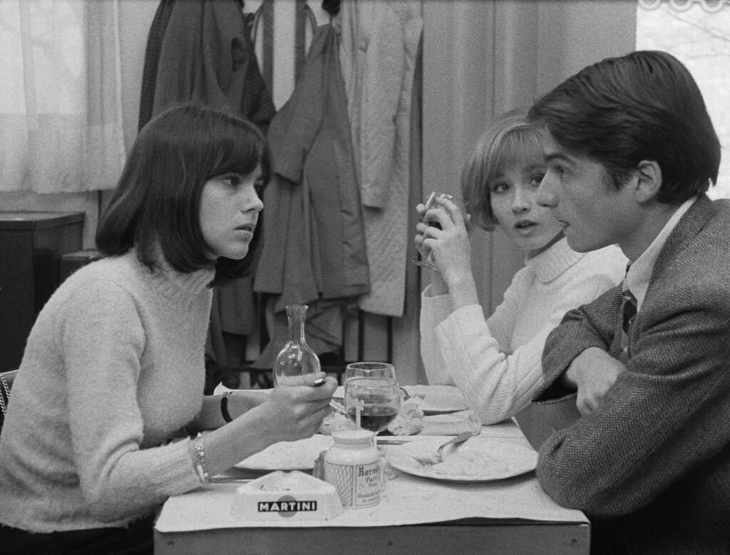 : Chantal Goya, Marl`ene Jobert, Jean-Pierre L'eaud @ Masculin f'eminin [-] (Jean-Luc Godard, 1966)_04