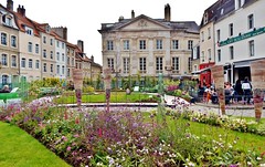 2023 3 août 17h02mn26 Boulogne palais impérial jardin éphémère