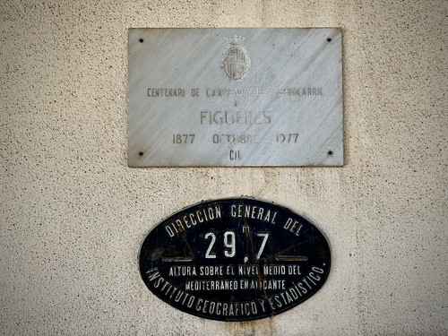 Figueres, Catalu~na  ©  Sharon Hahn Darlin