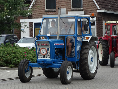 Ford 4000 Tractor ©  peterolthof
