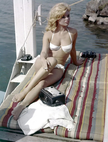 Brigitte Bardot au Lac L'eman en 1962 ©  deepskyobject