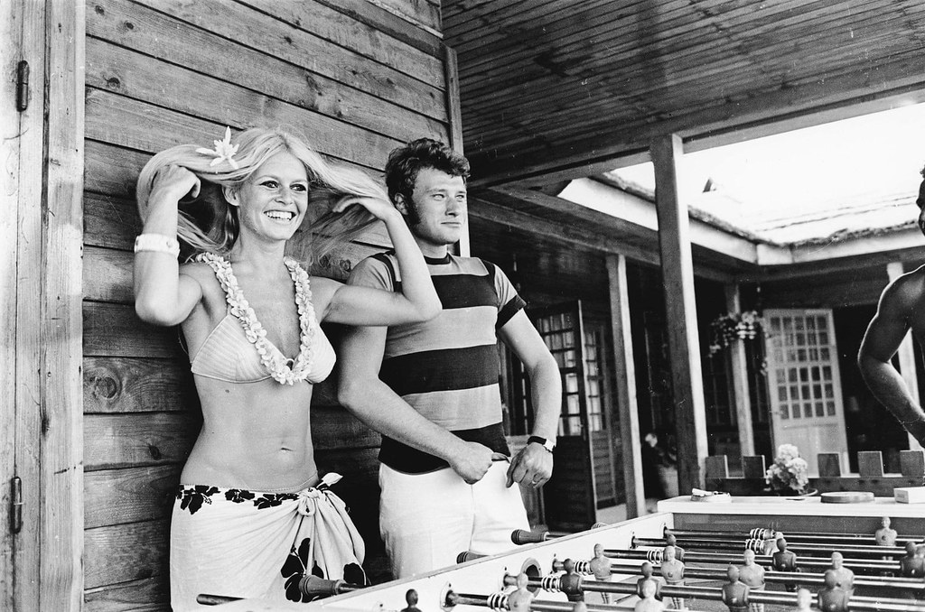 : Brigitte Bardot et Johnny Hallyday `a Saint-Tropez en 1967