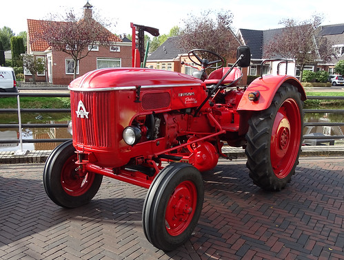 Hanomag Tractor ©  peterolthof