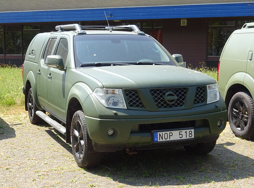 2008 Nissan Navara Double Cab 2.5 dCi 4x4 Automatic from Sweden ©  peterolthof