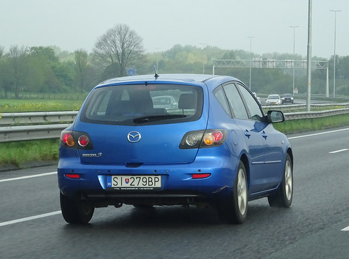 2005 Mazda 3 1.6D Hatchback from Slovakia ©  peterolthof