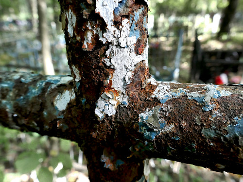 Cross and corrosion pattern ©  Sergei F