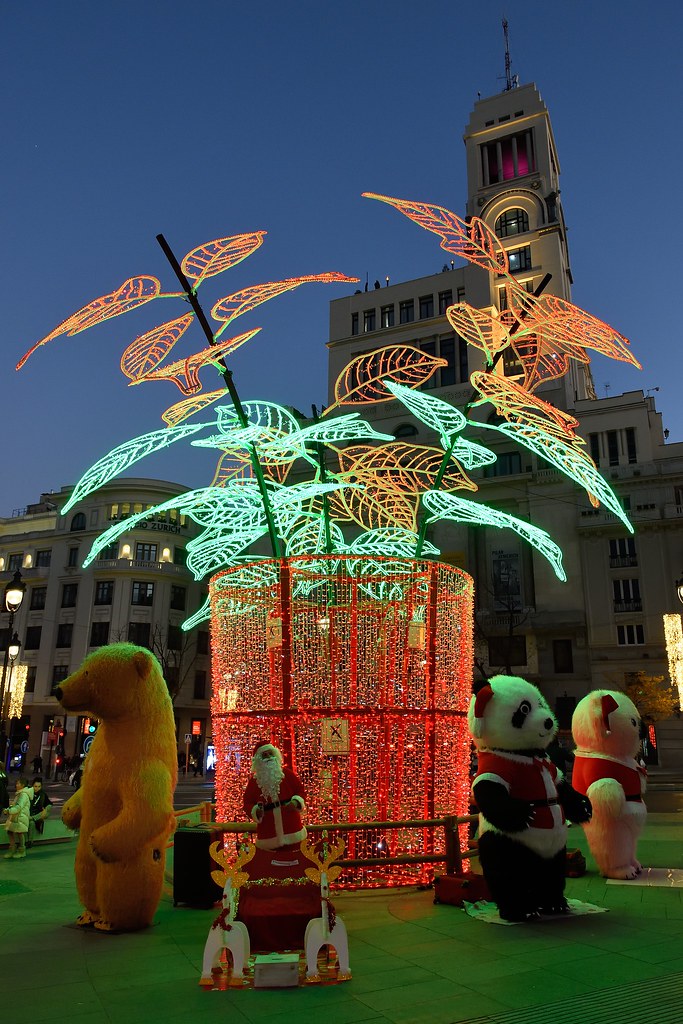 : Luces de Navidad | Christmas Lights | Calle de Alcal'a, Madrid