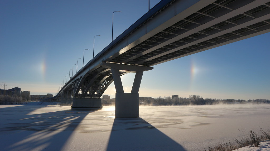 : The halo is at -25  C, the sun is hidden behind the bridge.