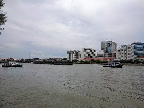 Chao Phraya River  / Bangkok, Thailand ©  Sasha India