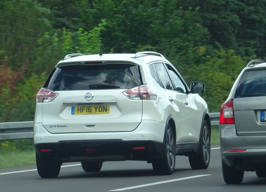 : 2016 Nissan X-Trail from UK