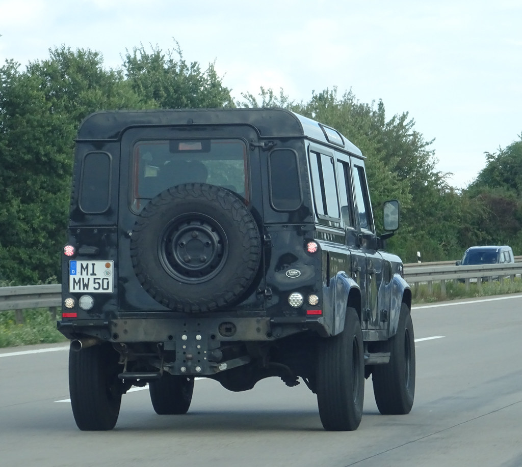 : Land Rover Defender
