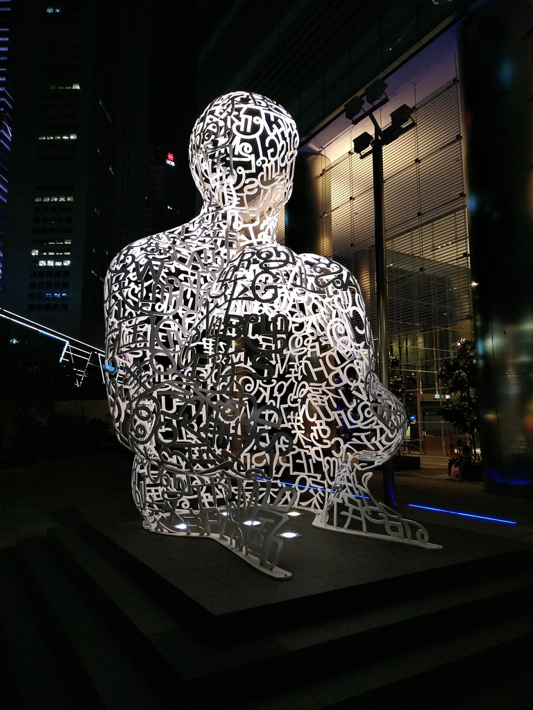 : Singapore Soul (Ocean Financial Centre) sculpture by Jaume Plensa