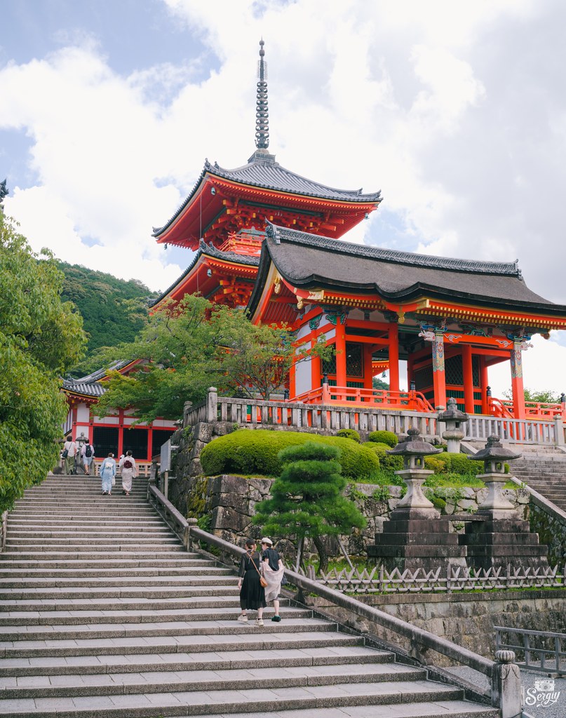 : Kiyomizu-dera temple complex in Kyoto