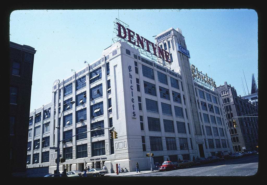 : Dentyne factory, Long Island, New York (LOC)