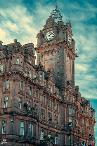 A building in Edinburgh ©  Sergiy Galyonkin