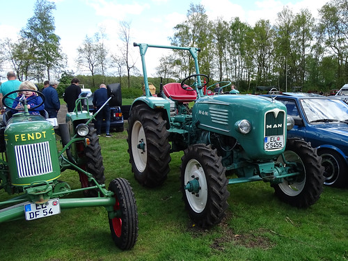 Classic Tractors ©  peterolthof