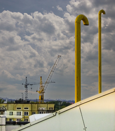 Cranes and tubes ©  raymond_zoller