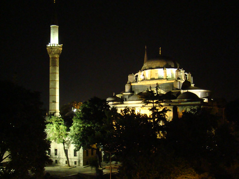 Mezquita de Estambul de noche Turquía 17<br/>© <a href="https://flickr.com/people/25792423@N00" target="_blank" rel="nofollow">25792423@N00</a> (<a href="https://flickr.com/photo.gne?id=2645732692" target="_blank" rel="nofollow">Flickr</a>)