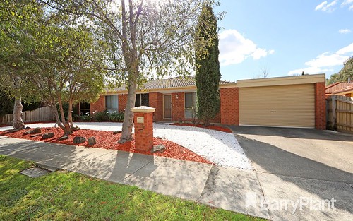 135 Waradgery Drive, Rowville Vic 3178